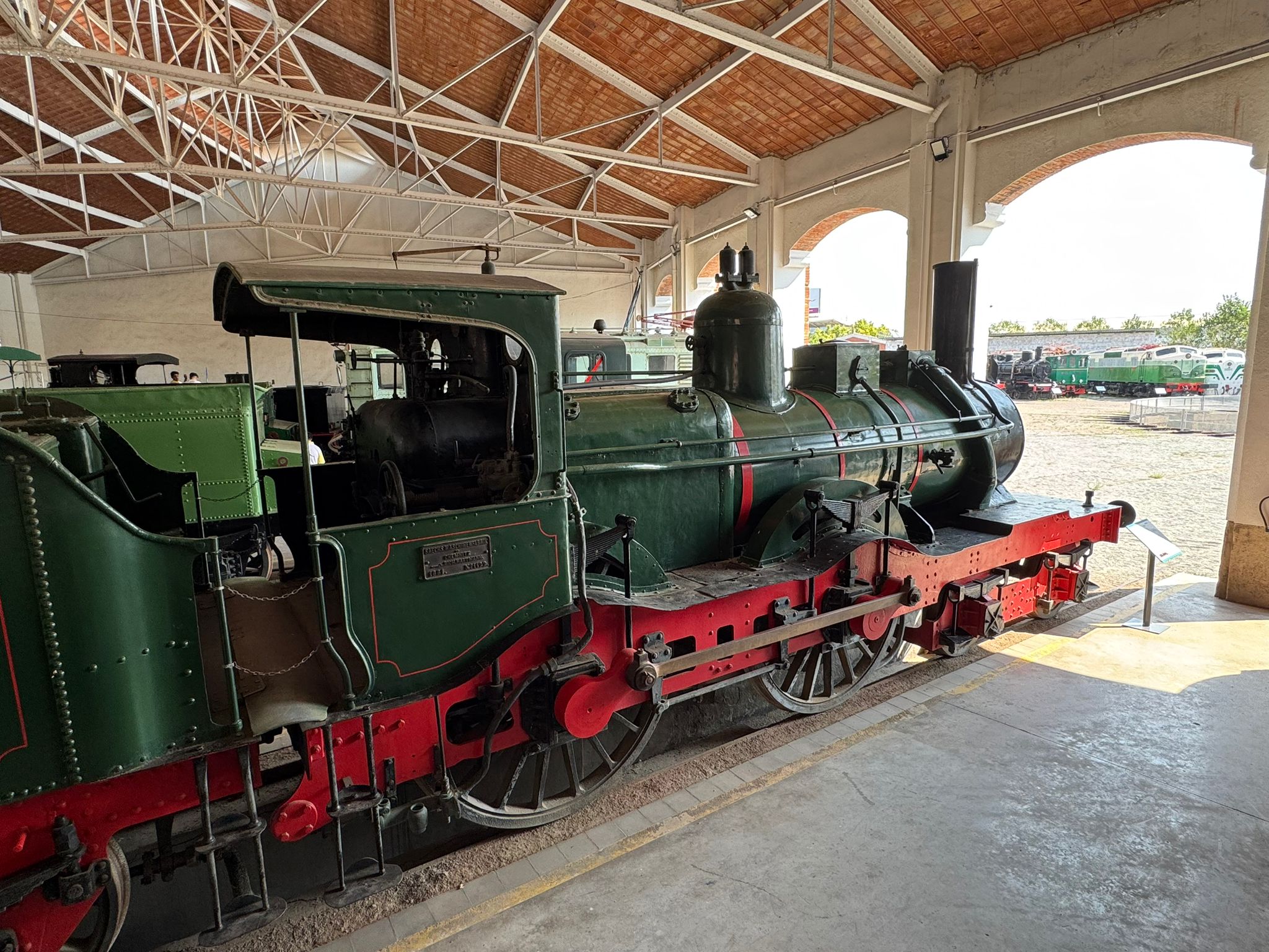 Locomotora de vapor 220-2005 Oeste 9